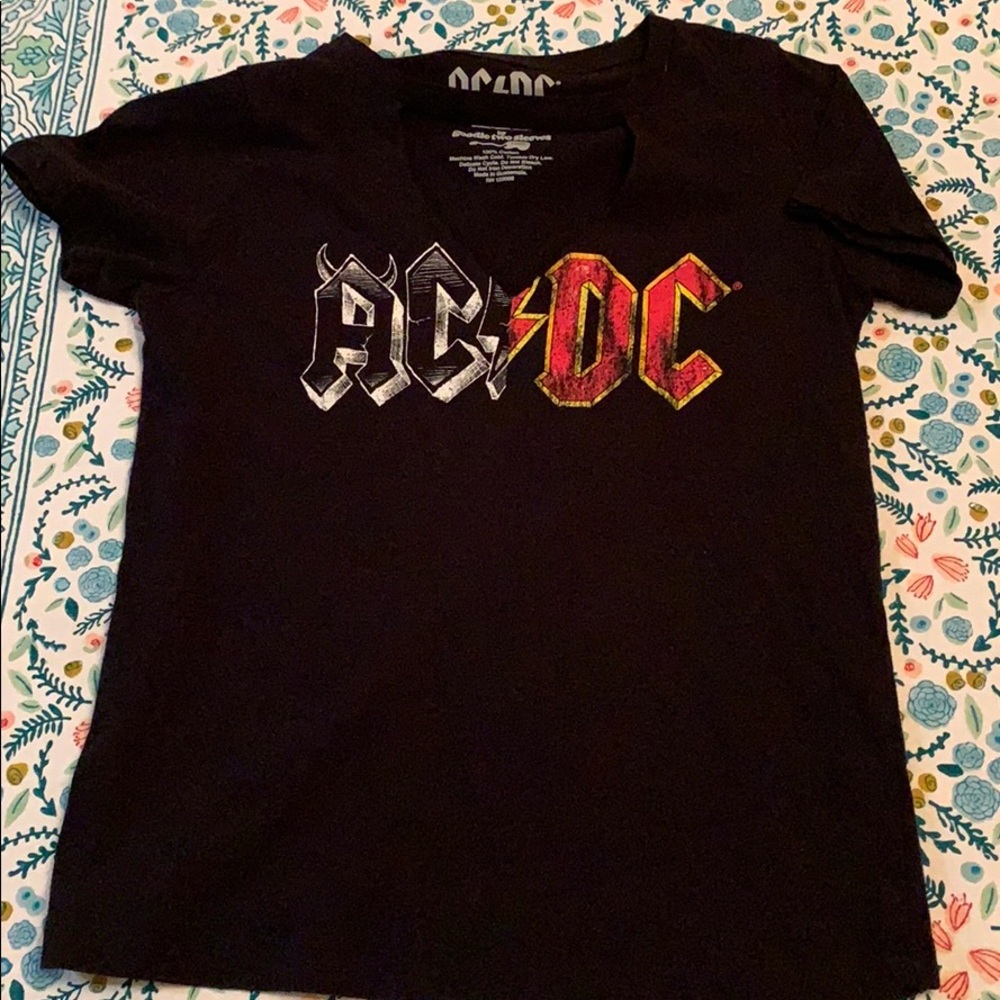 ACDC T-Shirt V-Neck